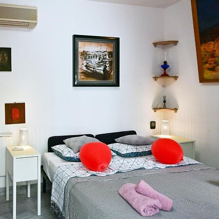 Bohemian Rhapsody Lägenhet Rovinj Exteriör bild